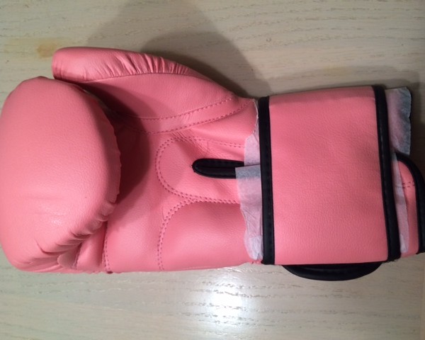 pink_glove_photo